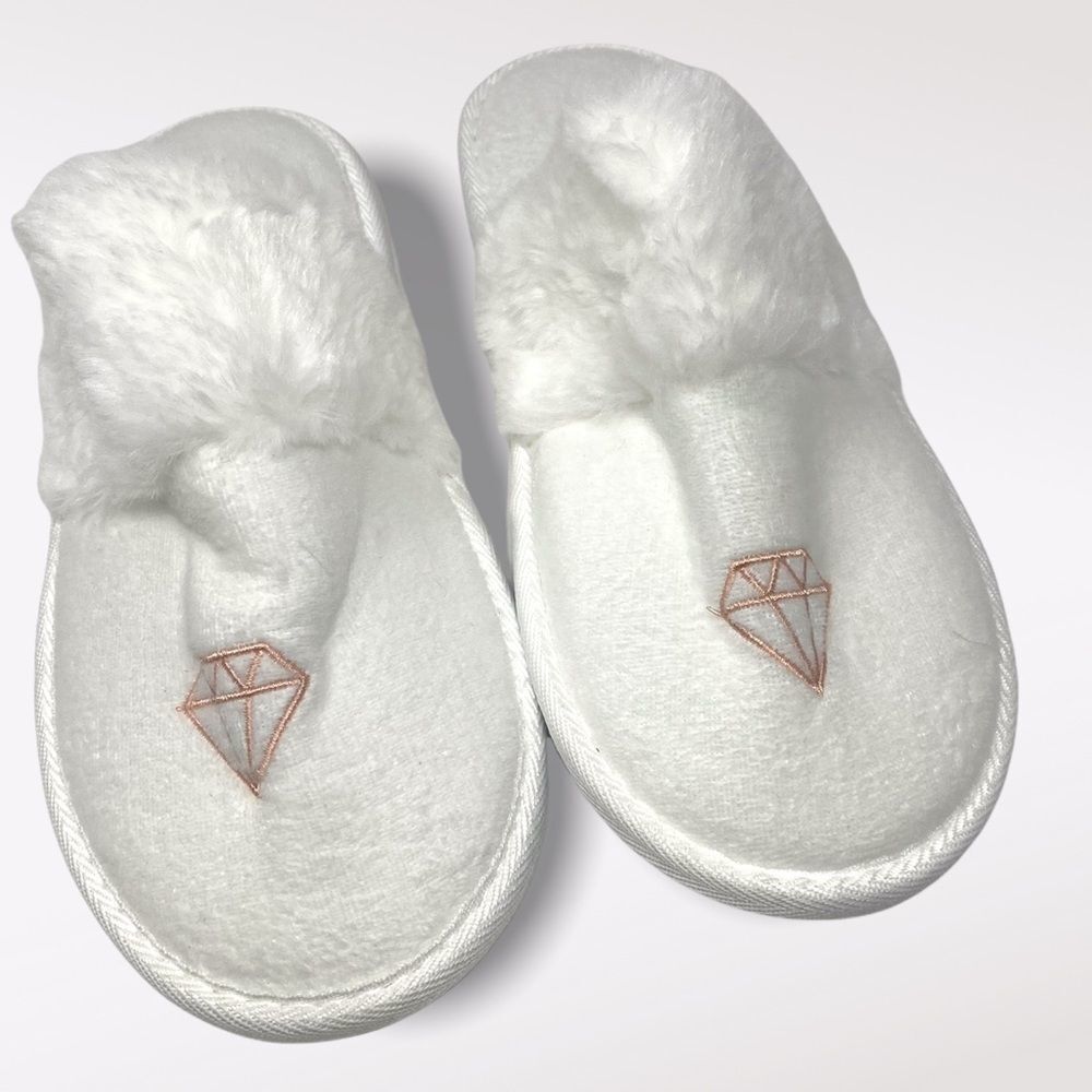 🆕 White Bride Slippers With Diamond